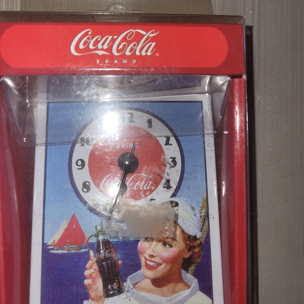 New! Vintage COCA COLA Matchbox Clock - Picture 9 of 10